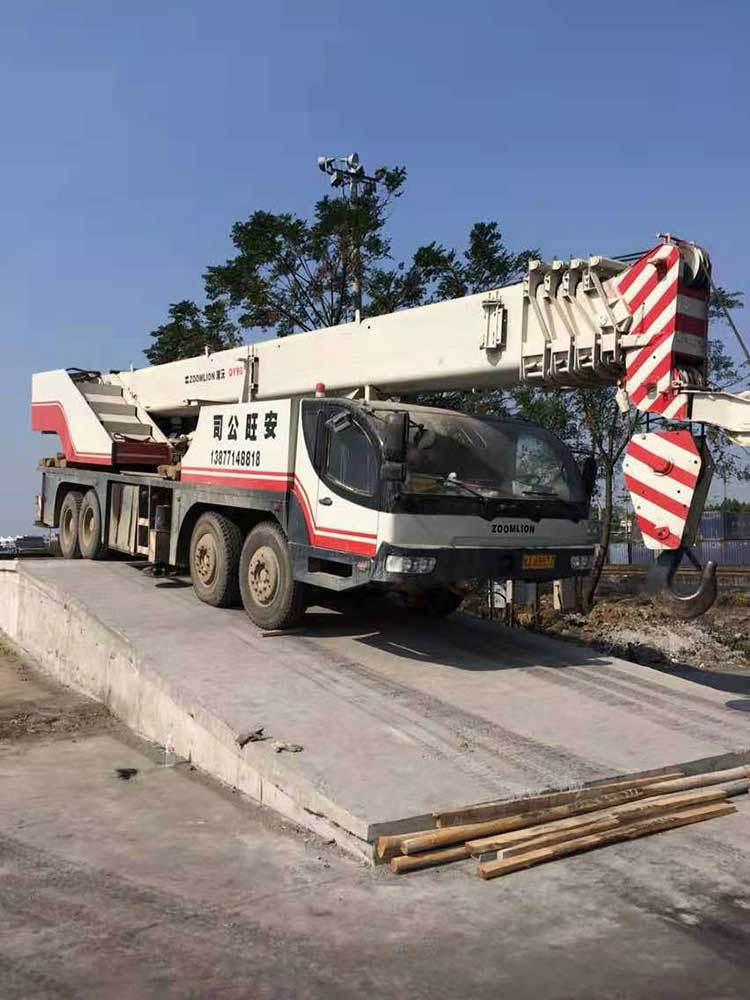 吊車